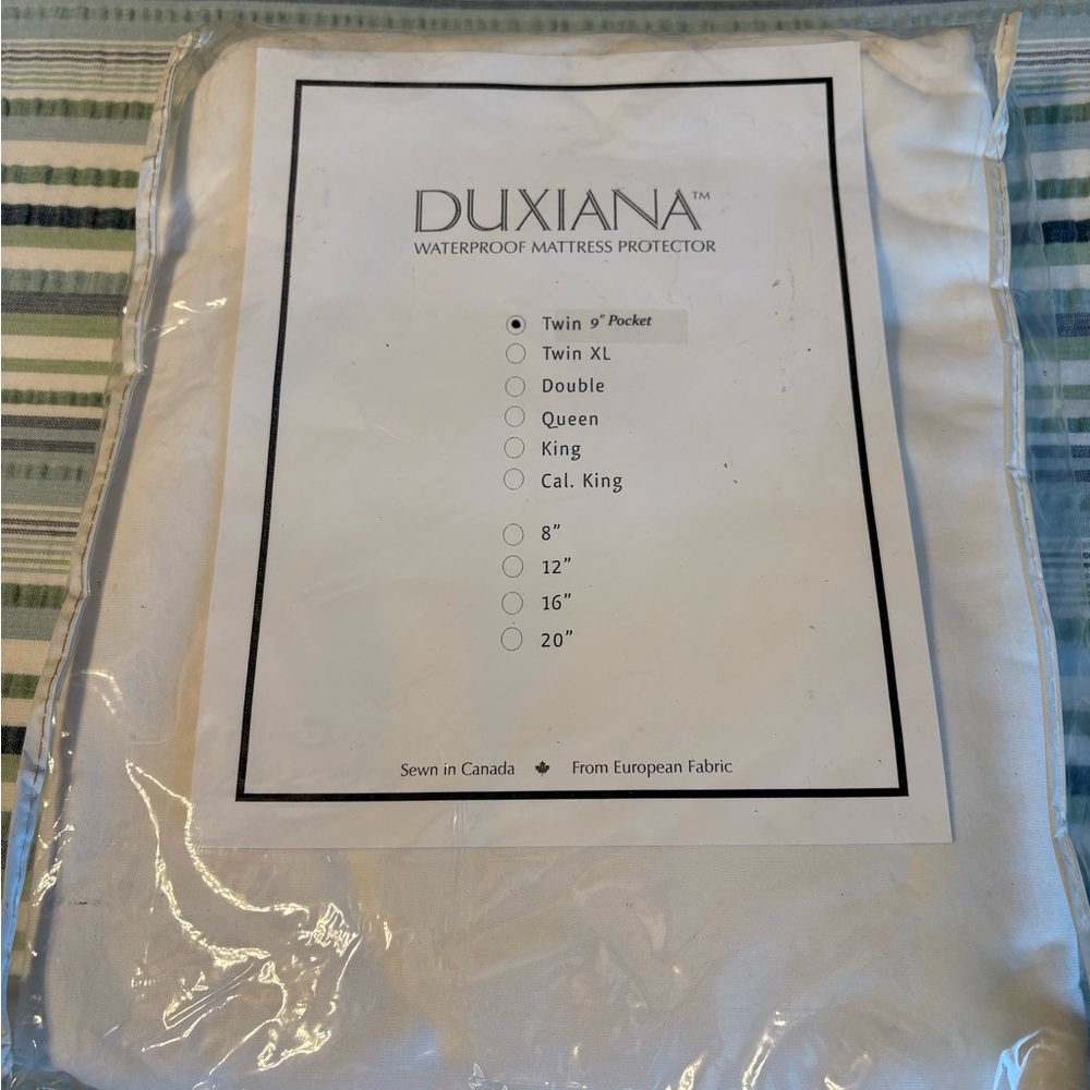 Duxiana Twin Size Waterproof Mattress Protector